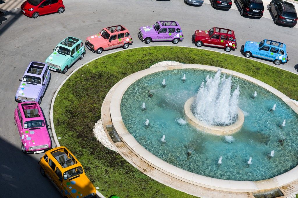 SCENIC COASTAL HIGHWAY EXPERIENCE WITH  VINTAGE RENAULT 4 CARS