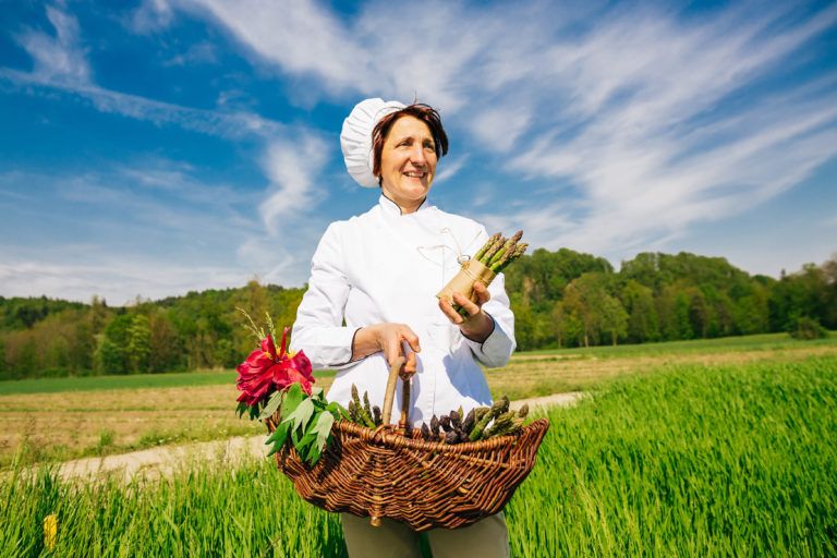 Spring congress culinary delicacy: asparagus grown with love