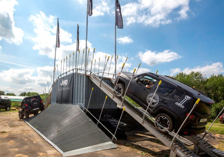 Jeep with VOK DAMS at the “Adventure & All wheel”
