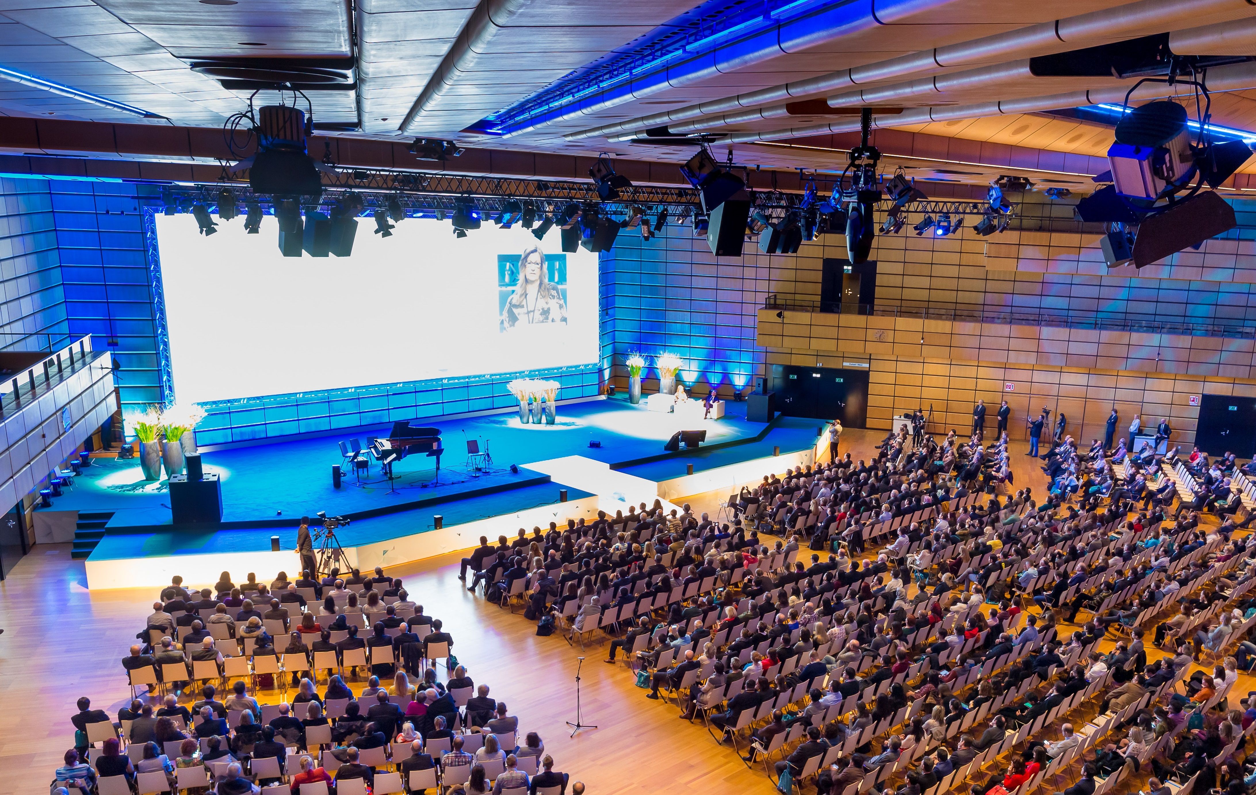 austria-center-vienna-hall