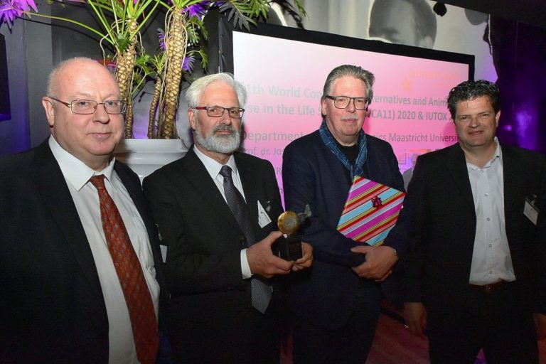 Presentation of Brightlands Convention Award 2016 by Alderman John Aarts