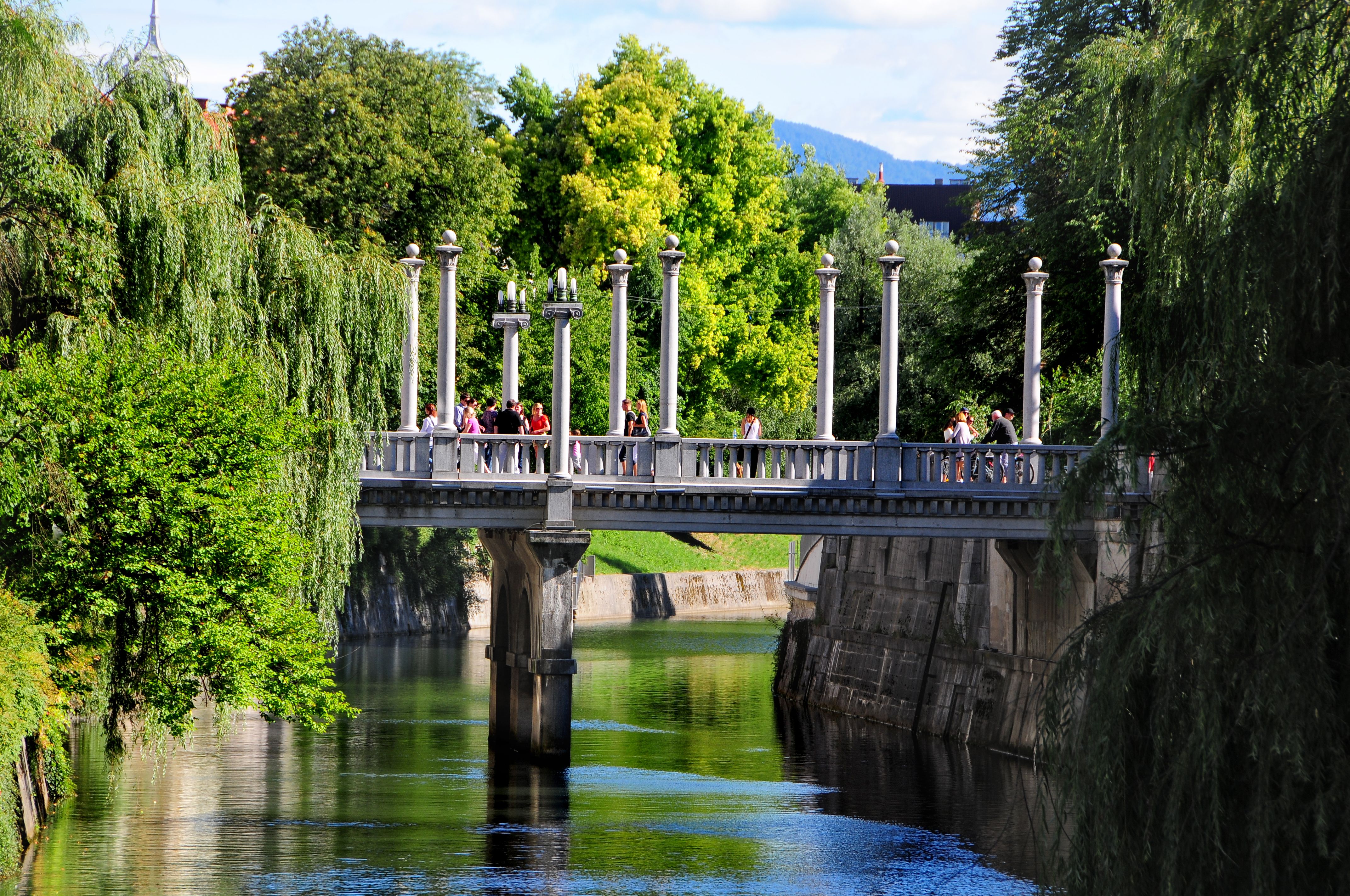 Cobblers' bridge