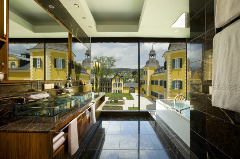 6 Jaw-Dropping Hotel Rooms In Europe