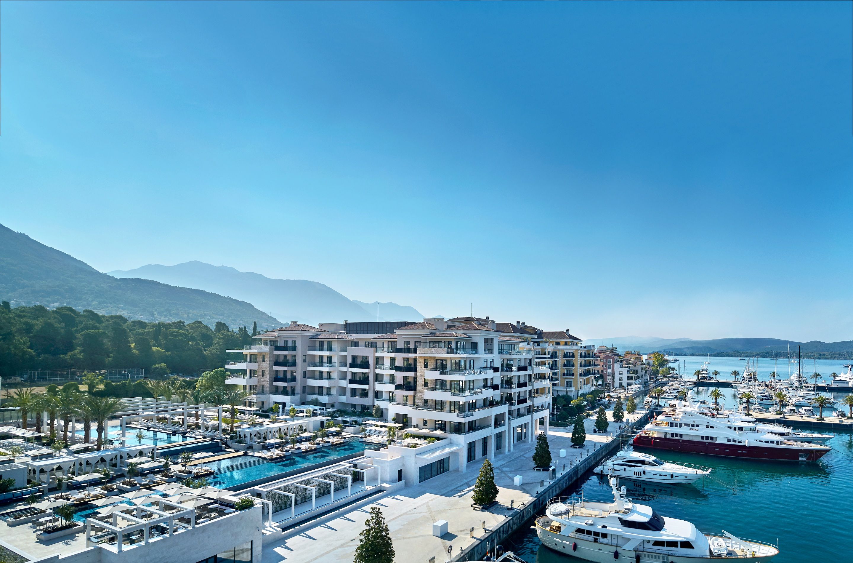 PC Pool Panorama_FINAL Regent Porto Montenegro