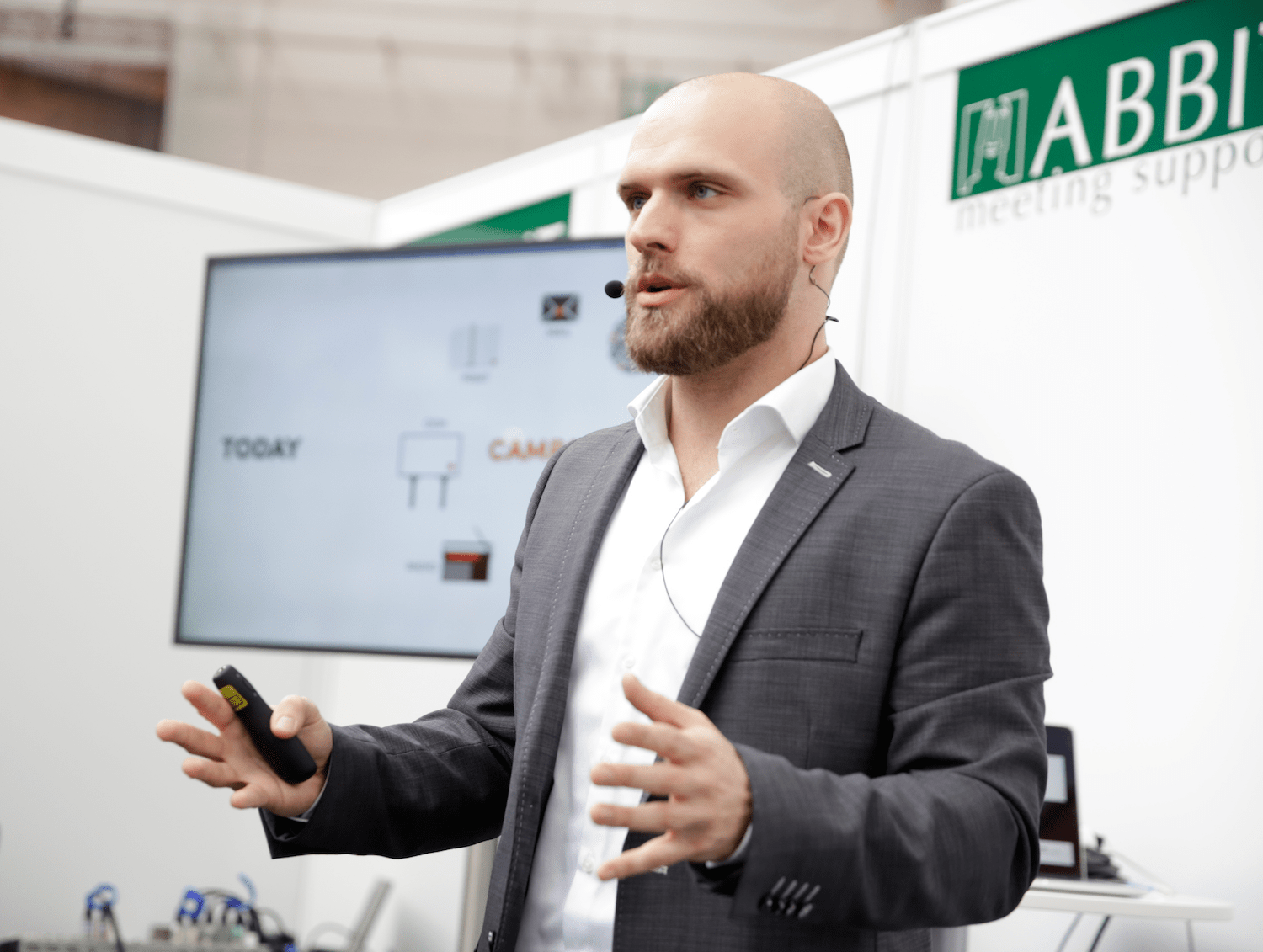 Hannes_Putzig_Director_MR_WOLF2