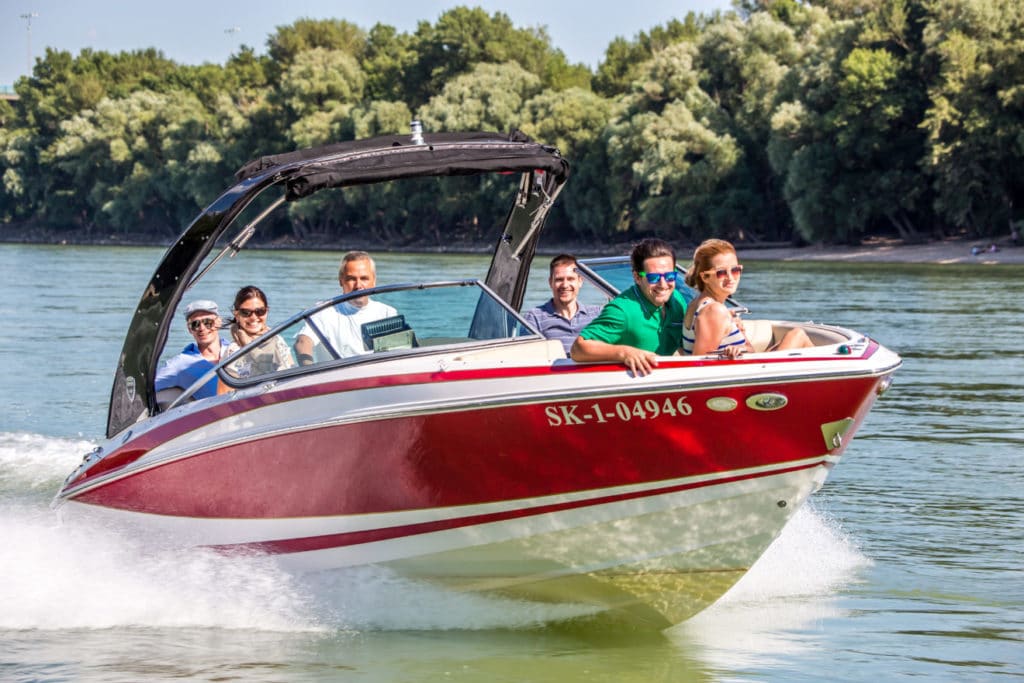speedboad_danube_river
