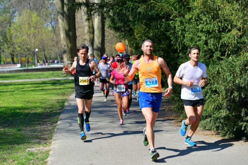 CSOB-Marathon-2018-runners-bezci_6-800x533