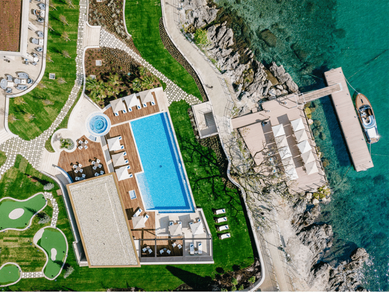 HIDDEN GUEST: Hotel Ikador