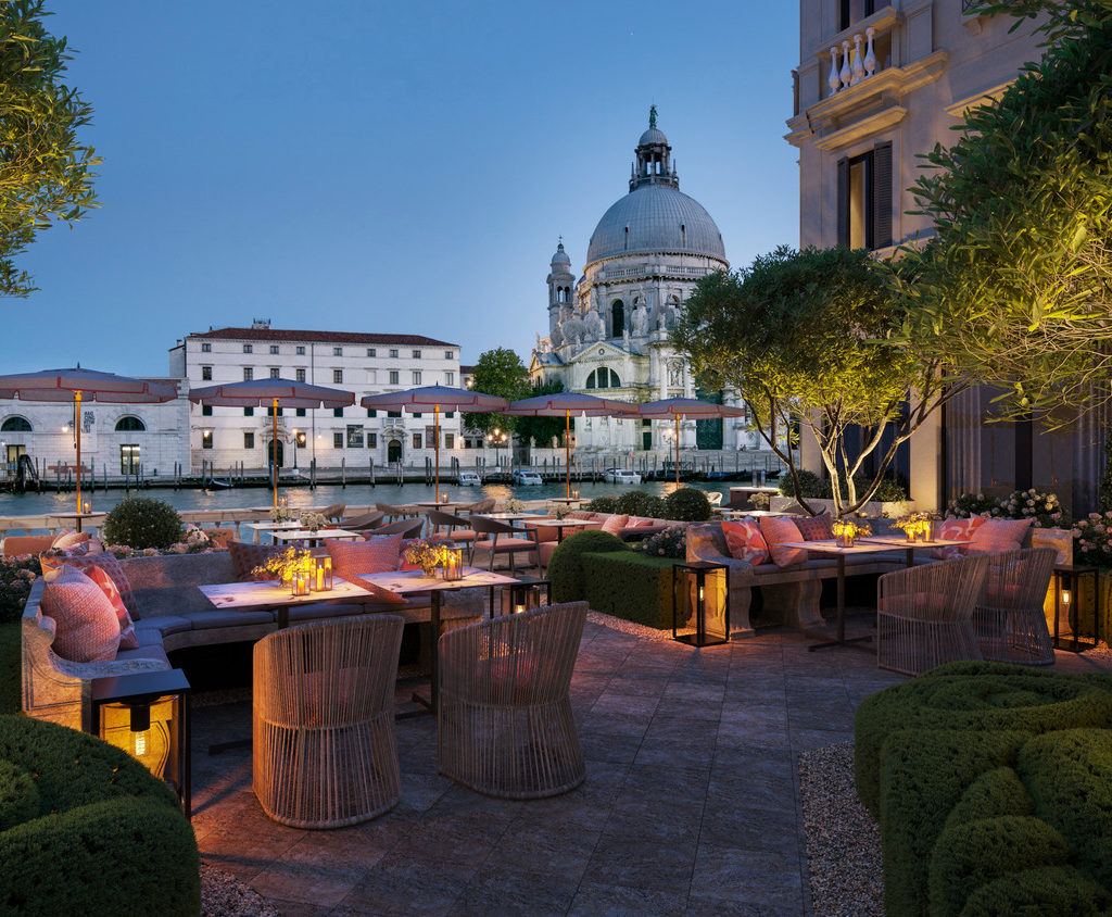Italian-Garden-in-Venice-St.Regis-Venice