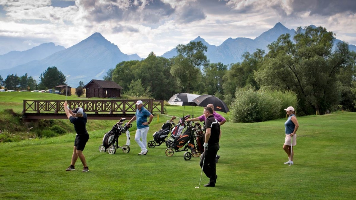 black_stork_golf