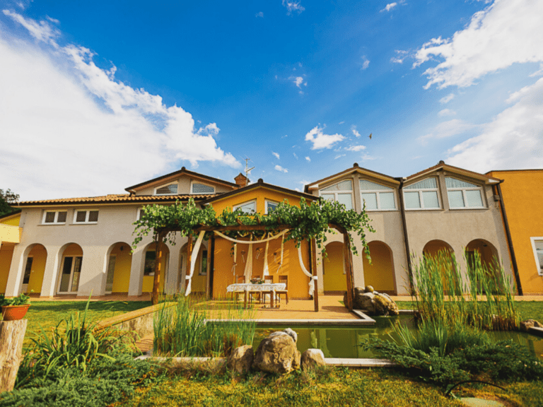 Special Venues: Hiša posebne sorte