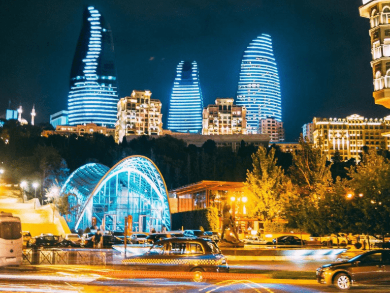 HIDDEN GUEST: Hotel Fairmont Baku Flame Towers