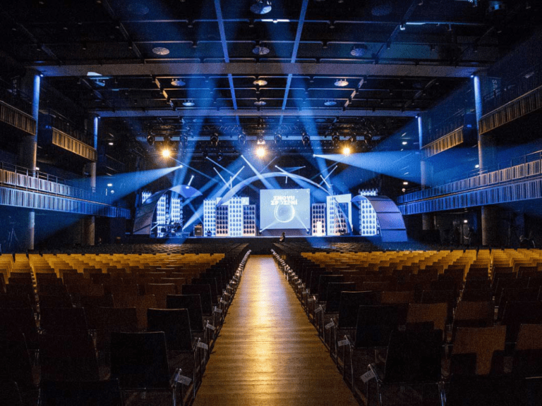 HIDDEN GUEST: Forum Karlin
