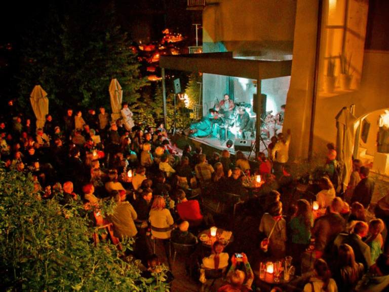 Special Venues: Layer House