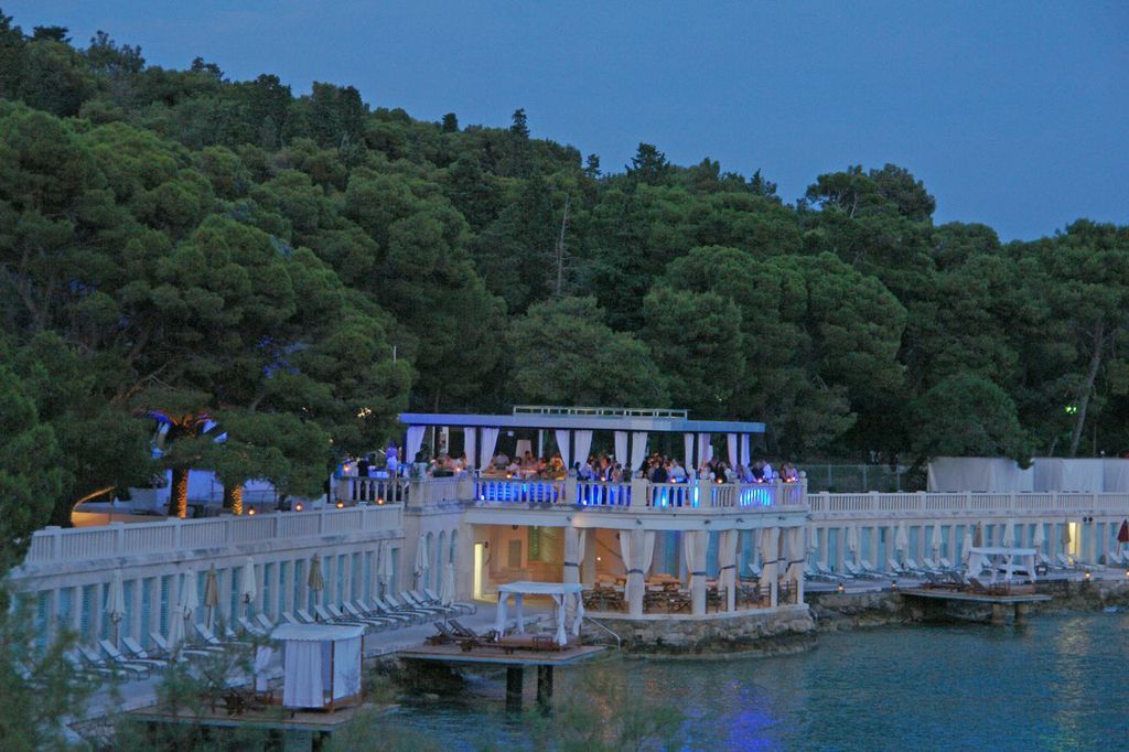 beach_club_hvar_2 beach_club_hvar
