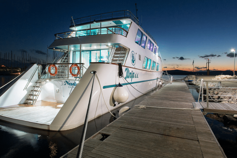 Special Venues: Event Boat Nada