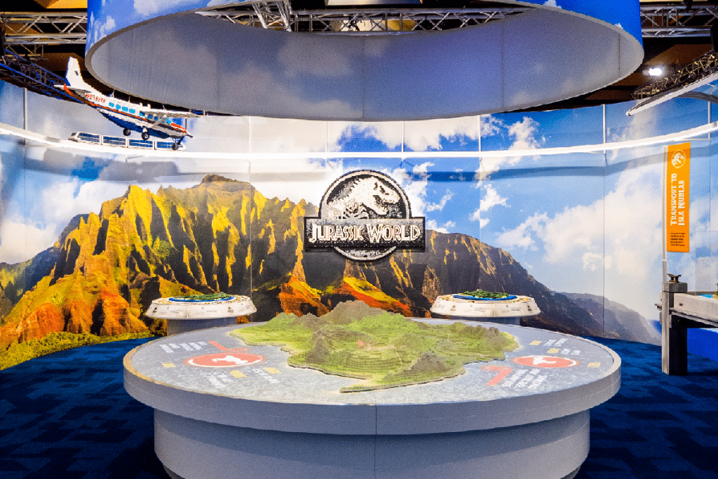 mcec_jurassic_world_brickman